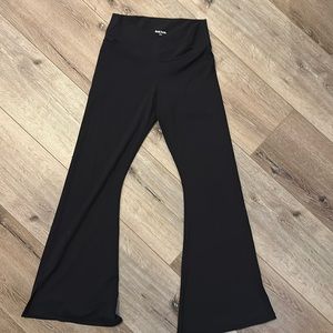 Hollister Social Tourist high waisted v waist black flare leggings